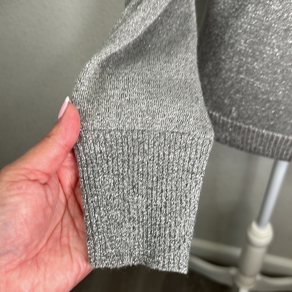 Jones New York Silver Metallic Cowl Neck Long Sleeve Sweater Size Small - Picture 3 of 6